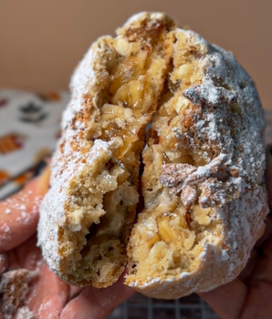 Apple Pie Cannoli